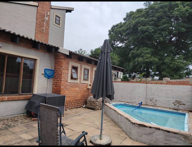 3 BEDROOM TOWNHOUSE FOR SALE IN WATERVAL EAST
